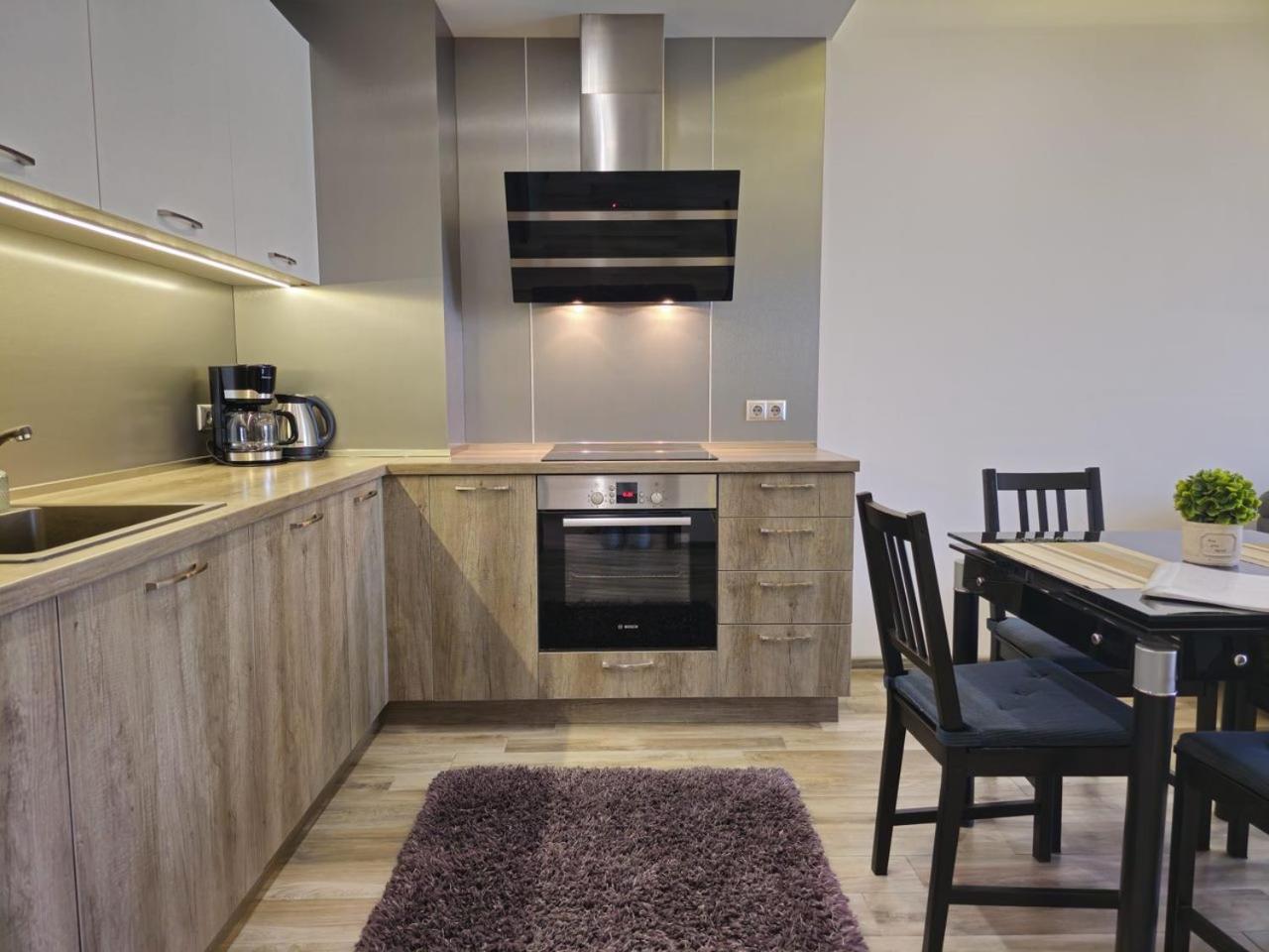 Apartments Cats Warna Exterior foto